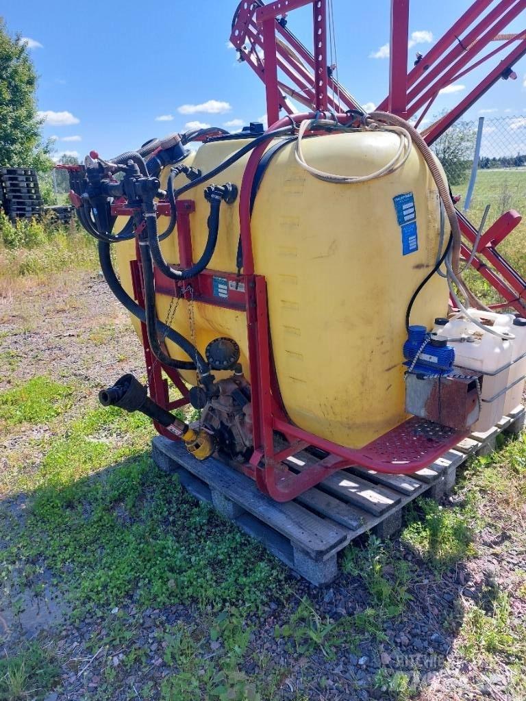 Hardi NK 800/12m Monte edilebilir pülverizatörler