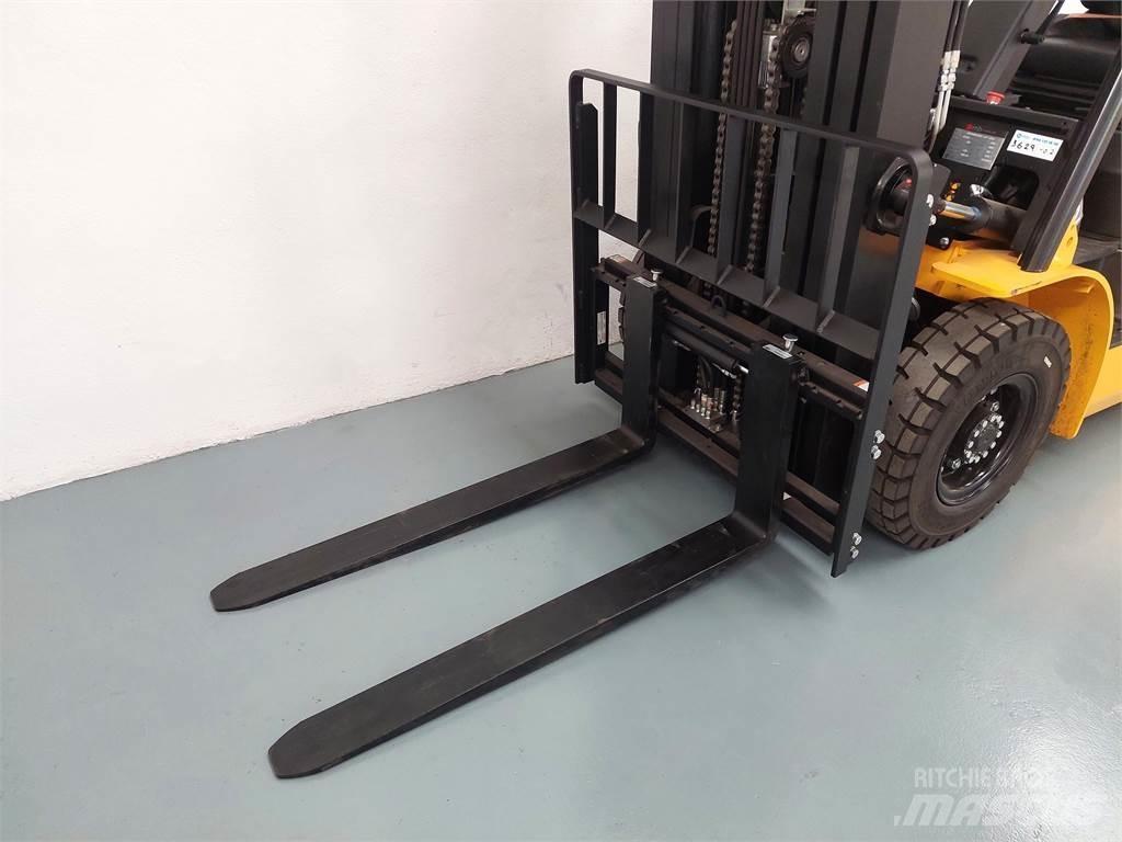  EFL253 Elektrikli forkliftler