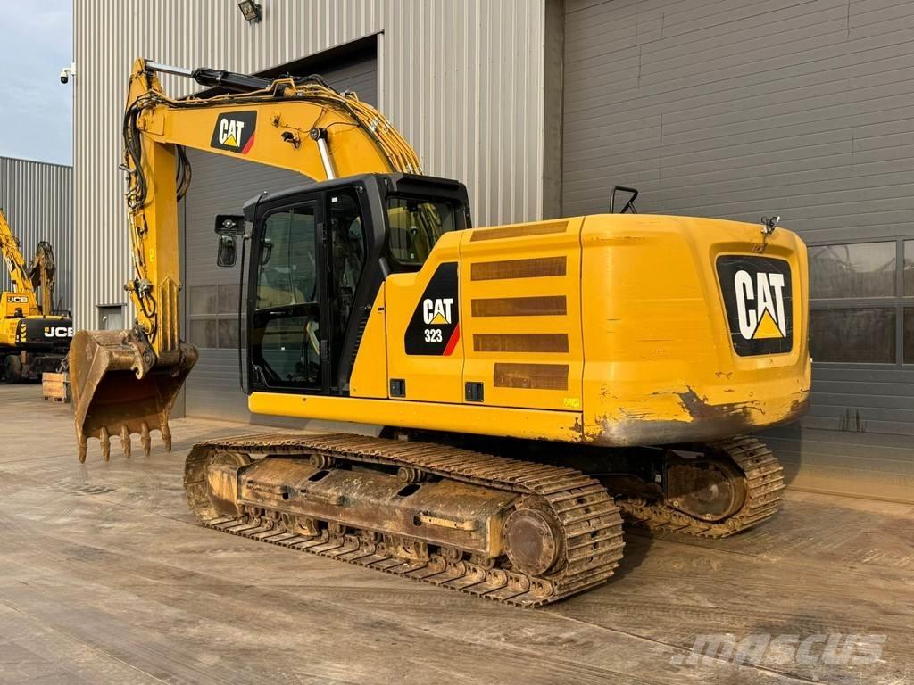 CAT 323 07A Paletli ekskavatörler