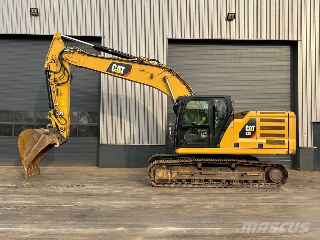 CAT 323 07A Paletli ekskavatörler
