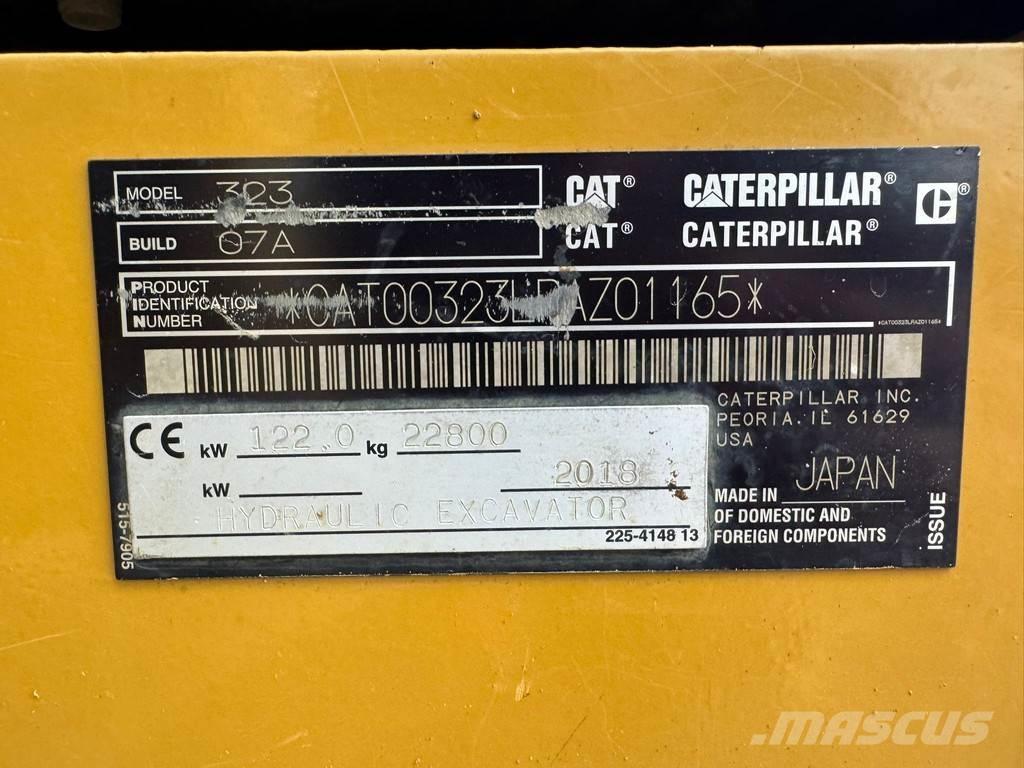 CAT 323 07A Paletli ekskavatörler