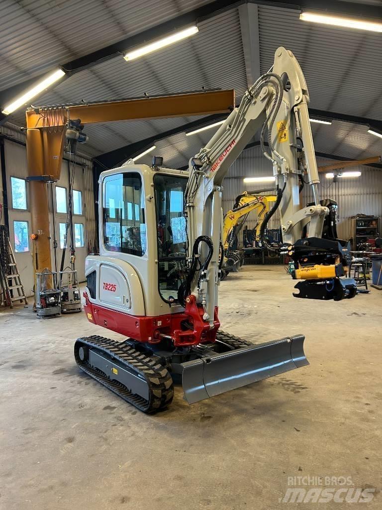 Takeuchi TB225 Mini ekskavatörler, 7 tona dek