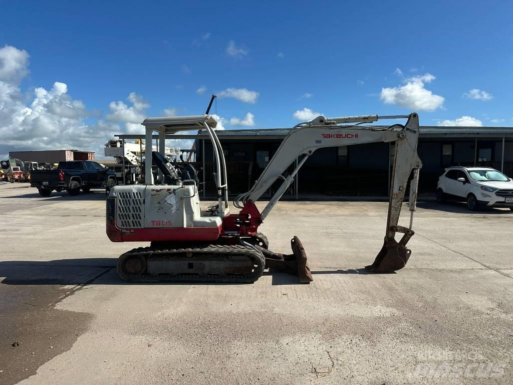 Takeuchi TB 135 Paletli ekskavatörler