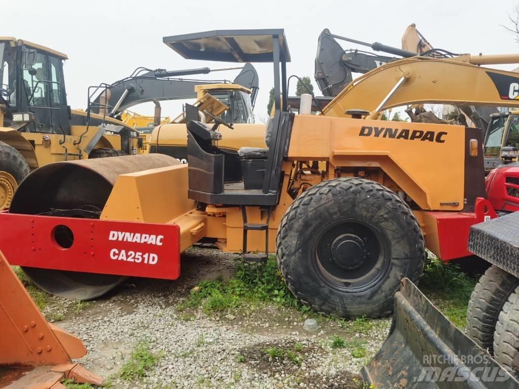 Dynapac CA 251 D Tek tamburlu silindirler