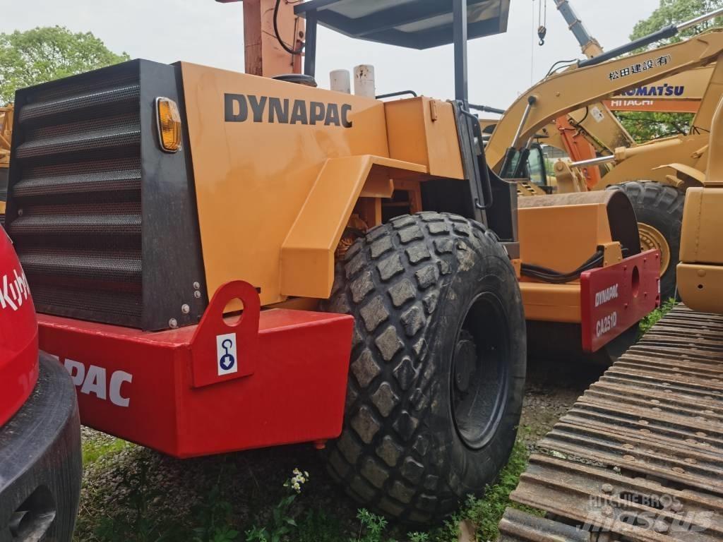 Dynapac CA 251 D Tek tamburlu silindirler