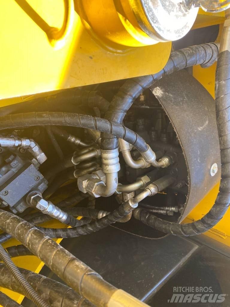 Komatsu 70-8 Paletli ekskavatörler