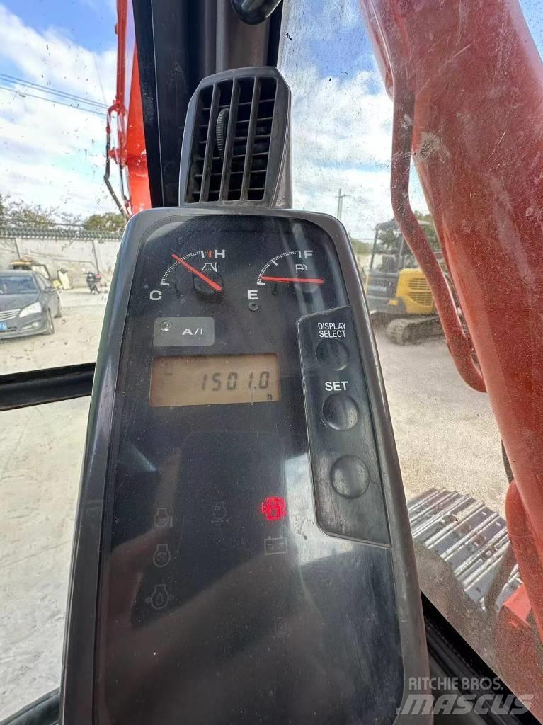 Hitachi ZX75US Mini ekskavatörler, 7 tona dek
