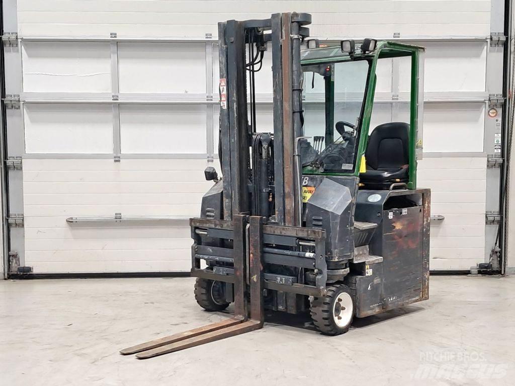 Combilift C3000CBE Sideloader - dört yönlü forkliftler