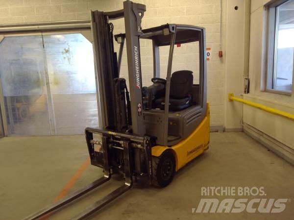 Jungheinrich EFG 215 Elektrikli forkliftler