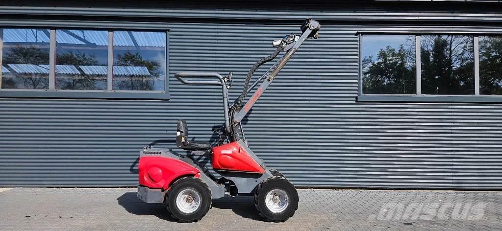 Multione A700 D Mini yükleyiciler