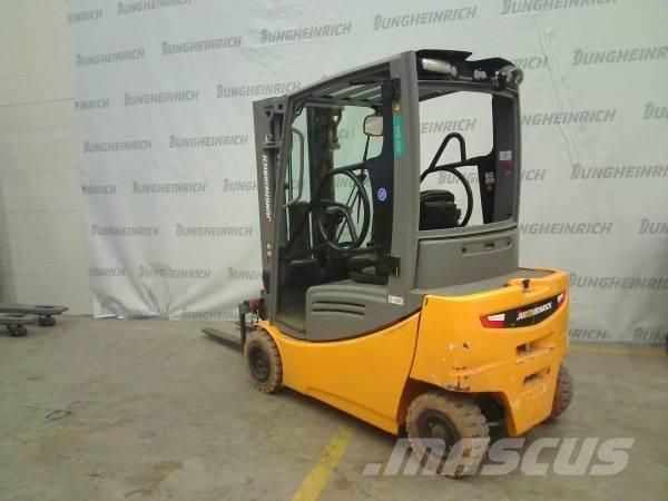 Jungheinrich EFG 320 Elektrikli forkliftler