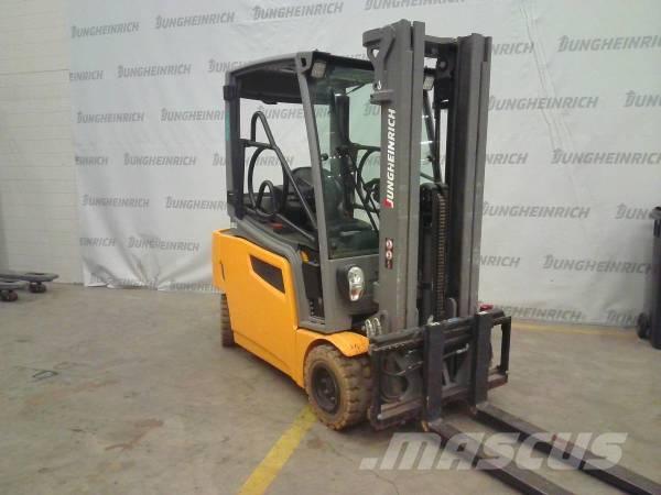 Jungheinrich EFG 320 Elektrikli forkliftler