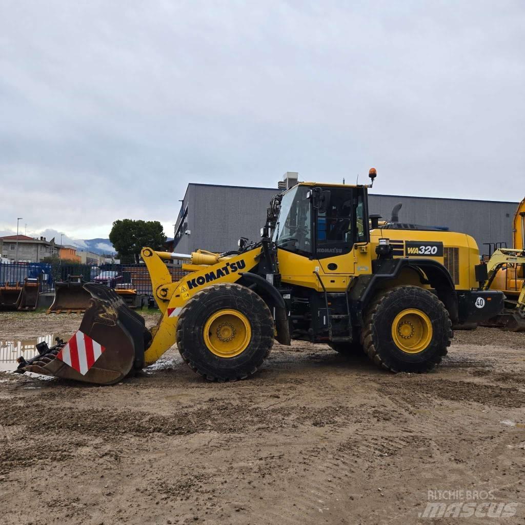 Komatsu WA320-8 Tekerlekli yükleyiciler