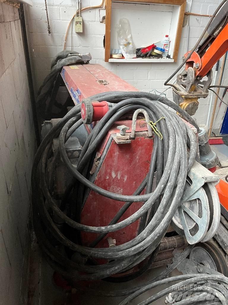 Hilti DSW 3018 E Kaya ve Beton Testereleri