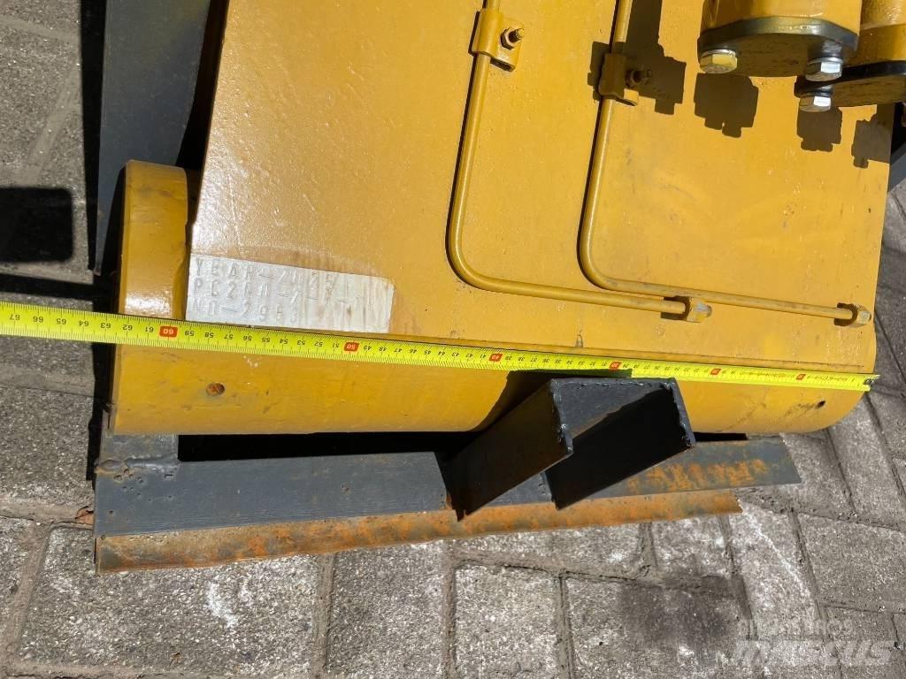 Komatsu Long reach Uzun bomlu ekskavatörler
