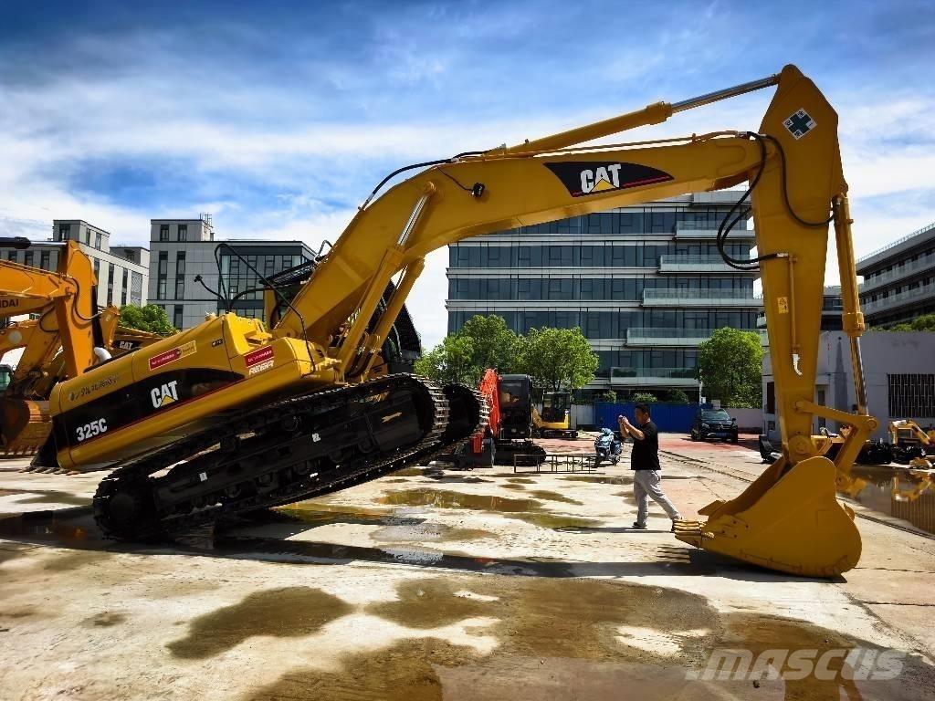 CAT 325 C Paletli ekskavatörler
