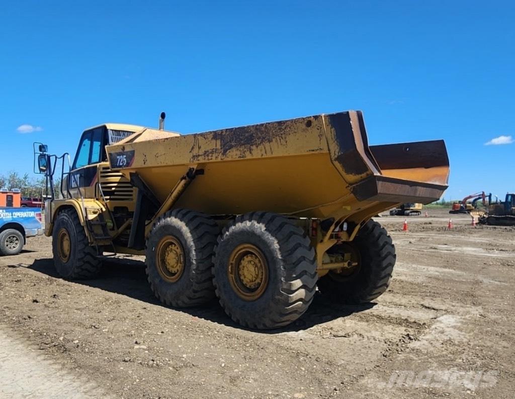 CAT 725 Belden kirma kaya kamyonu