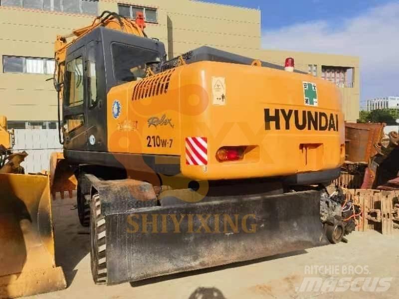 Hyundai 150W -7 Lastik tekerli ekskavatörler