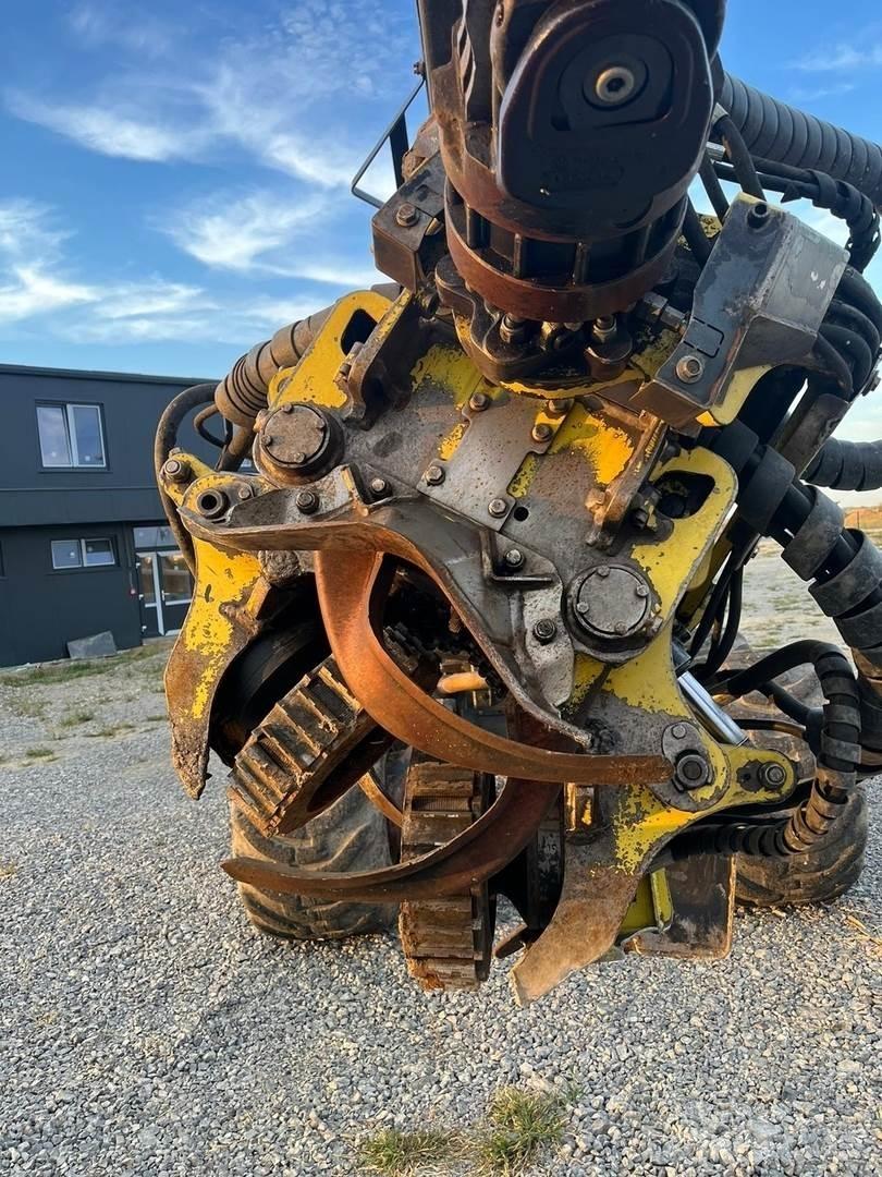 John Deere H414 Agaç kesme robotlari