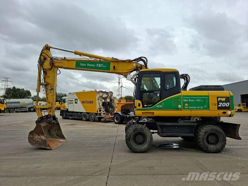 Komatsu PW 200-7H Lastik tekerli ekskavatörler