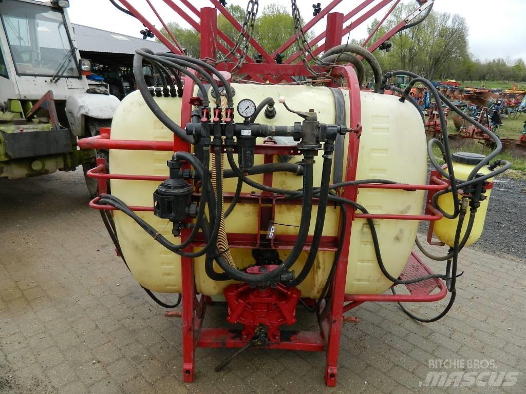 Hardi 1200 Monte edilebilir pülverizatörler