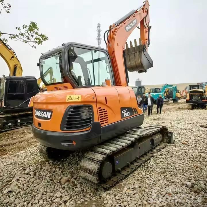 Doosan DX 60 Paletli ekskavatörler