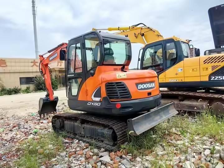 Doosan DX 60 Paletli ekskavatörler