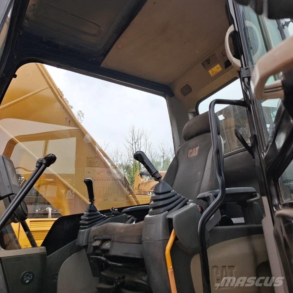 CAT 320 D Paletli ekskavatörler