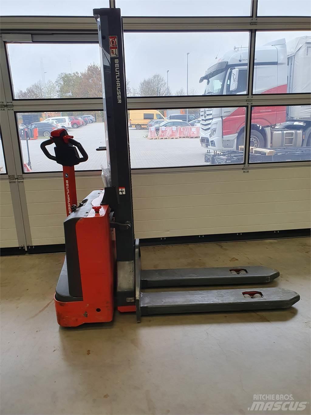 Linde MM10i Yaya kumandali istif makinasi