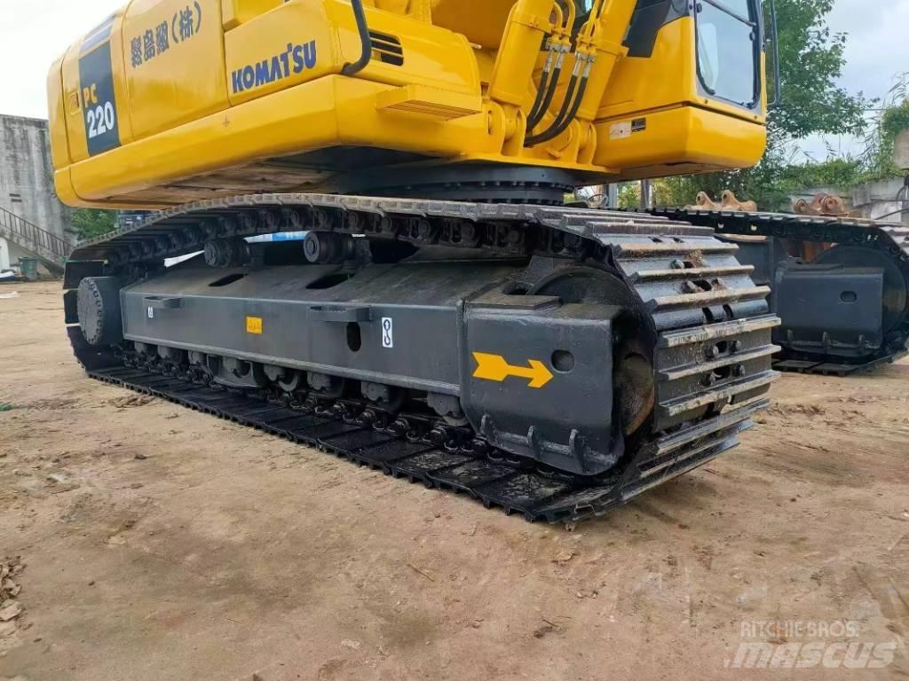Komatsu PC 220 Paletli ekskavatörler