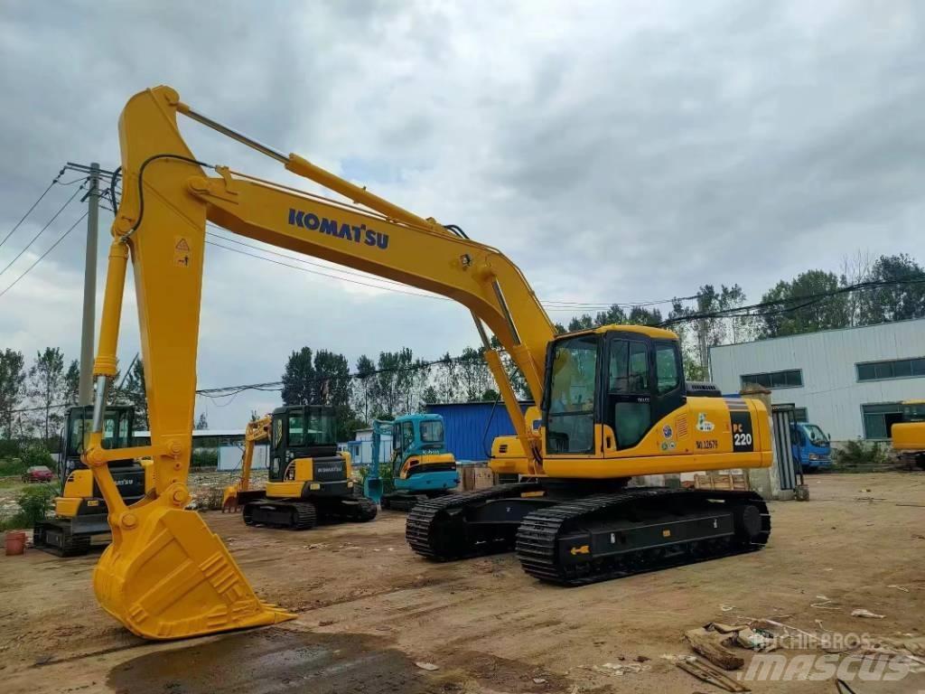 Komatsu PC 220 Paletli ekskavatörler