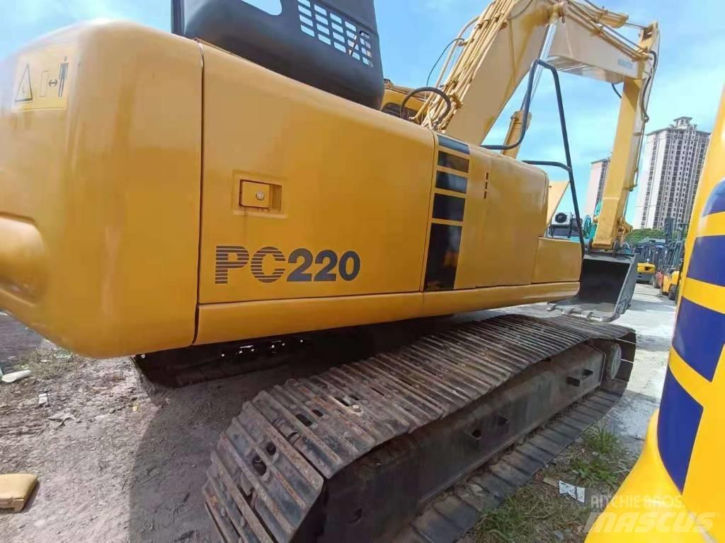 Komatsu PC 220-6 Paletli ekskavatörler