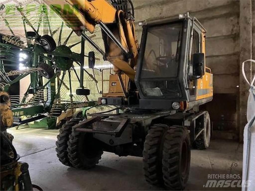 JCB js 130 w Lastik tekerli ekskavatörler