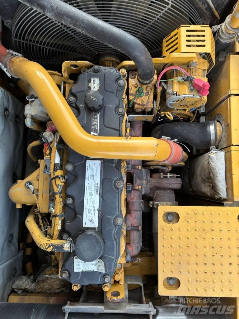 CAT 325 D L Paletli ekskavatörler