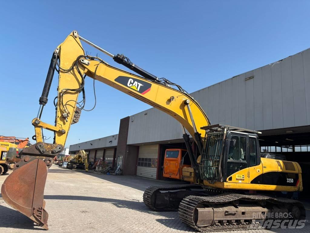 CAT 325 D L Paletli ekskavatörler