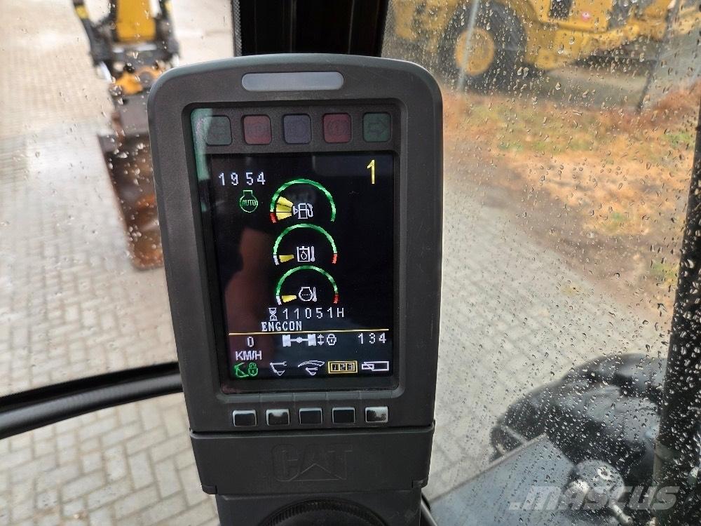 CAT M313D Lastik tekerli ekskavatörler