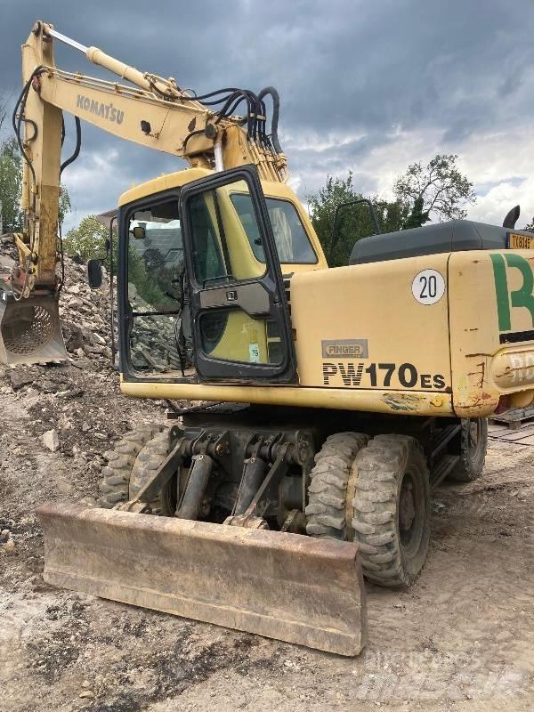 Komatsu PW 170 ES-6K Lastik tekerli ekskavatörler