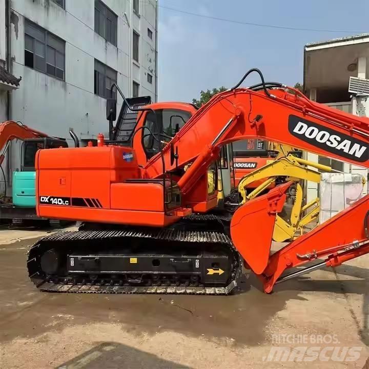 Doosan DX140LC Paletli ekskavatörler