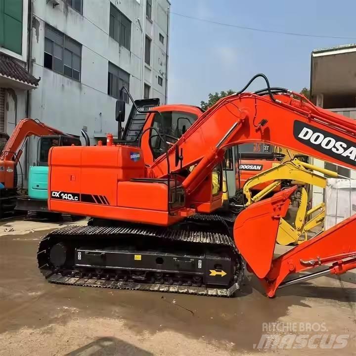 Doosan DX140LC Paletli ekskavatörler