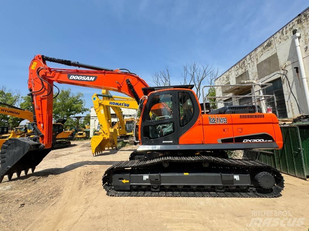 Doosan DX 300 LC Paletli ekskavatörler
