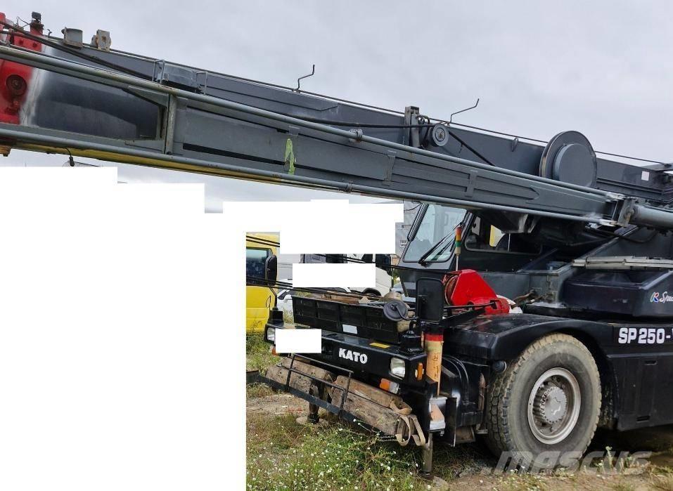 Kato KR 25 H V-2 Arazi Tipi Vinçler (RT)