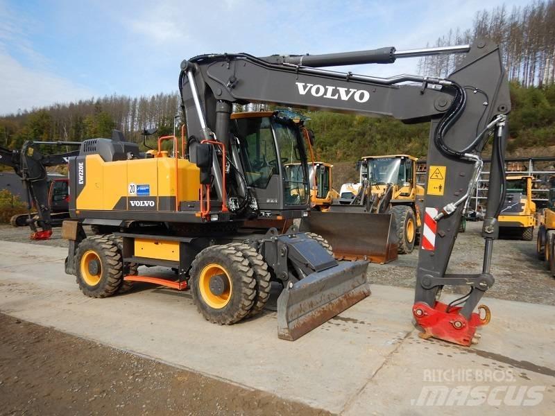 Volvo EW 220 E Lastik tekerli ekskavatörler
