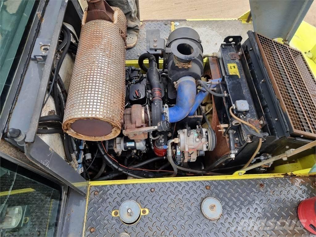 Ammann AP 240 Pnömatik lastikli silindirler