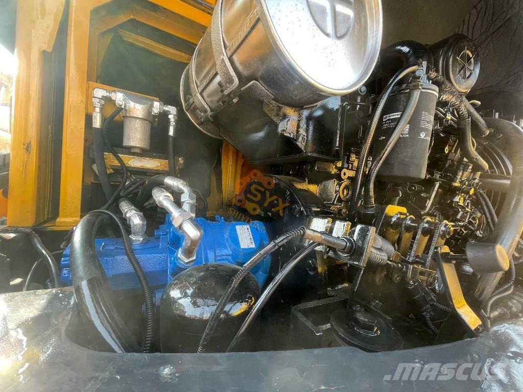 Hyundai 60w Lastik tekerli ekskavatörler