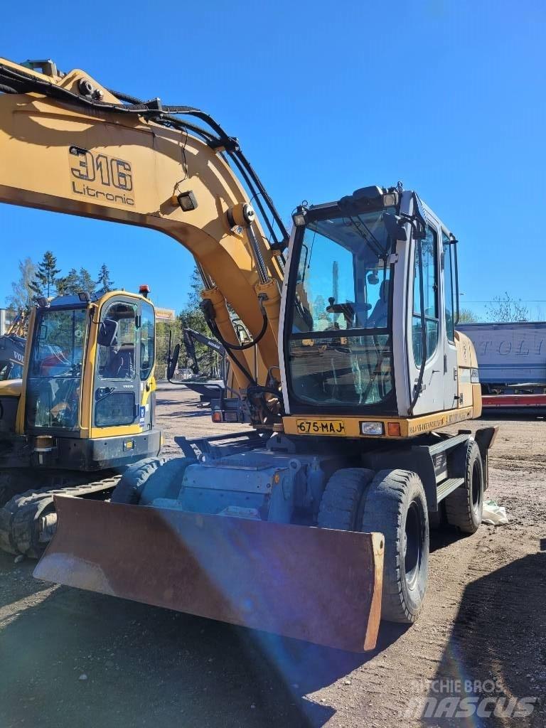 Liebherr 316 Lastik tekerli ekskavatörler