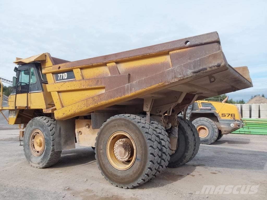 CAT 771 D Yol disi kaya kamyonu