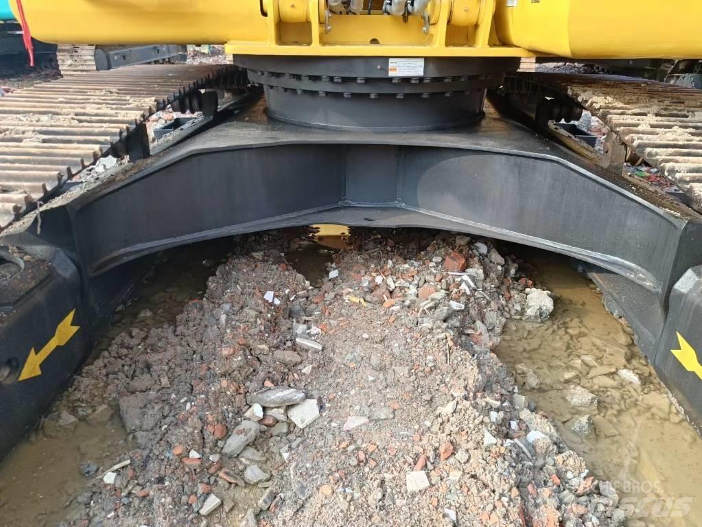 Komatsu PC 200-8 Paletli ekskavatörler