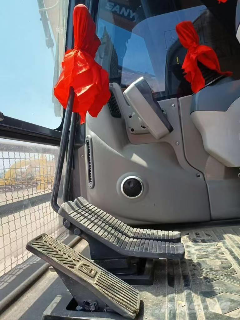 XCMG XE 215 DA Paletli ekskavatörler