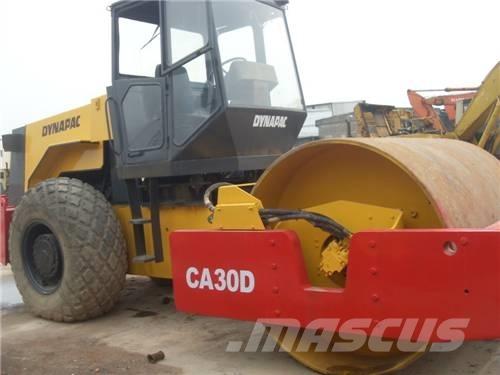 Dynapac CA 30 D Tek tamburlu silindirler