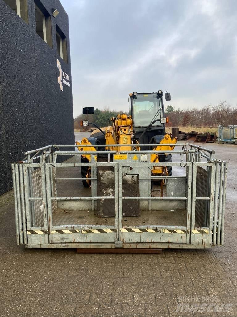 JCB 540-140 Teleskopik yükleyiciler
